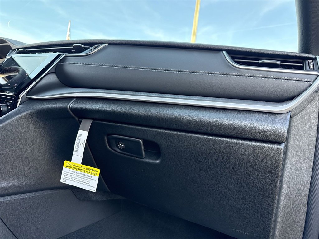 New 2025 Jeep Grand Cherokee Altitude w/ Trailer Tow Package image 28