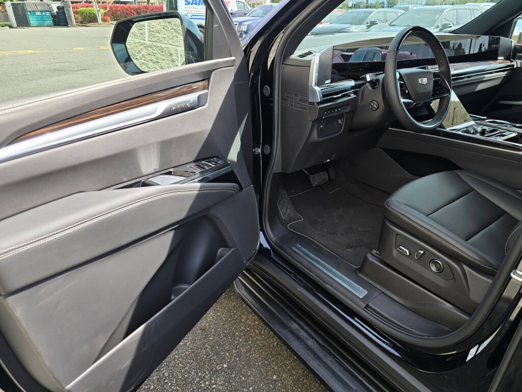 New 2026 Cadillac Escalade 4WD image 31