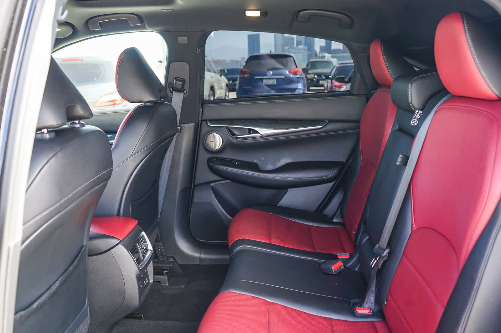 Used 2023 INFINITI QX55 Sensory w/ Lighting Package AWD/4WD image 16