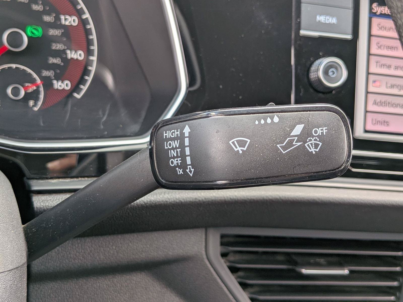 Used 2019 Volkswagen Jetta SE FWD image 23