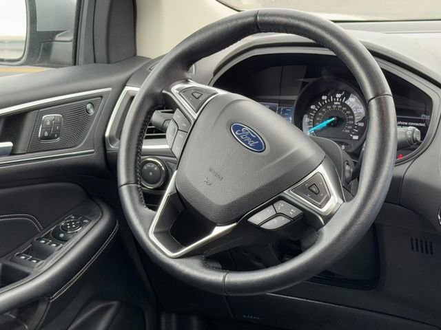 Used 2022 Ford Edge Titanium image 12