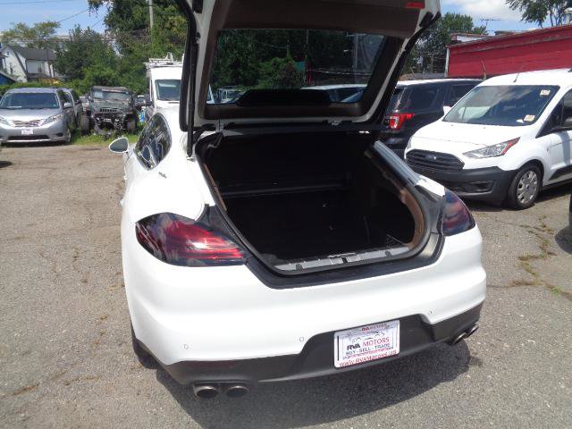 Used 2015 Porsche Panamera 4S Executive image 11