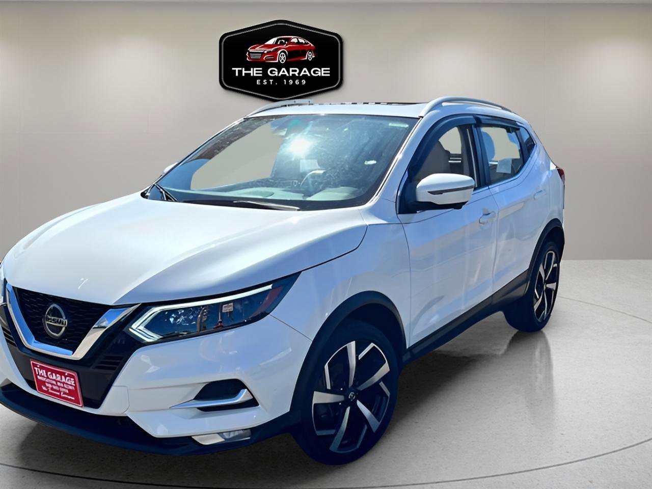 Used 2022 Nissan Rogue Sport SL w/ Premium Package image 3