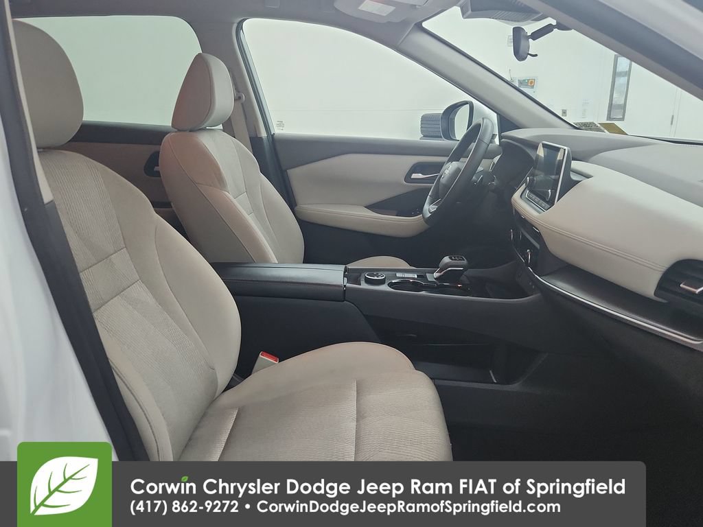 Used 2025 Nissan Rogue SV AWD/4WD image 30