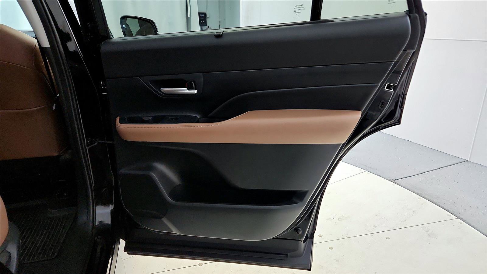 Used 2024 Toyota Grand Highlander Platinum image 20