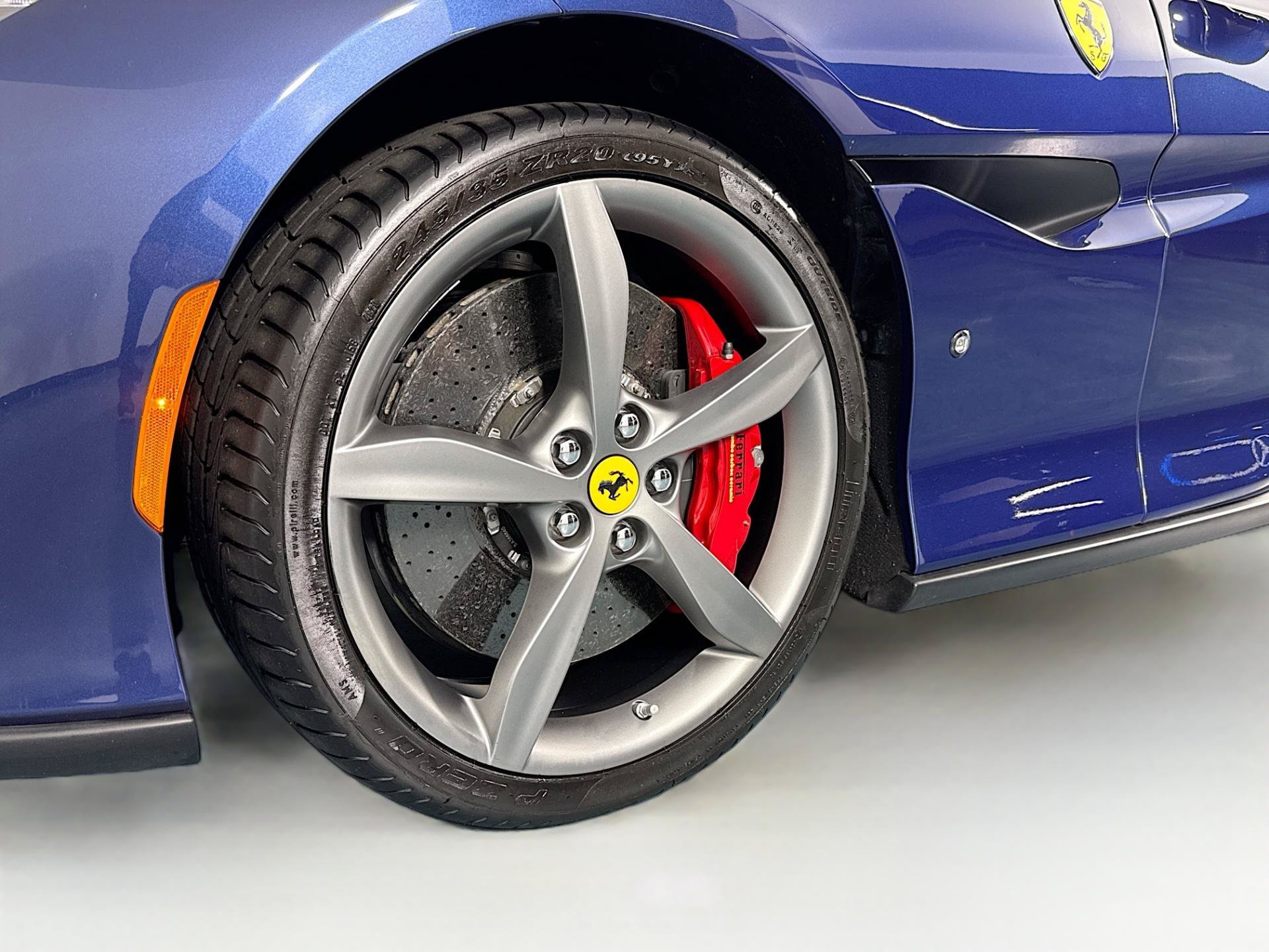 Used 2019 Ferrari Portofino RWD image 42