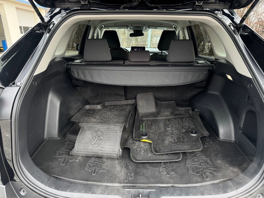 Used 2024 Toyota RAV4 AWD Hybrid image 21