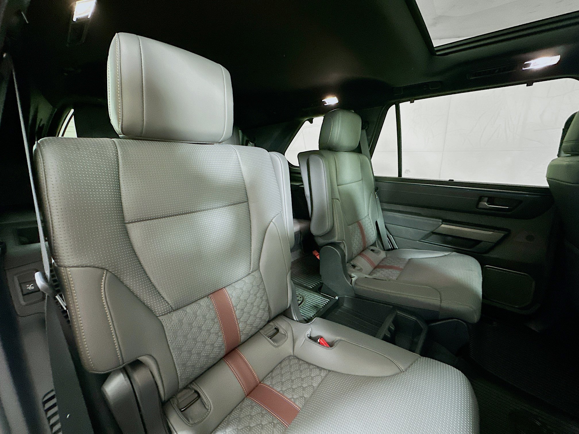 Used 2026 Toyota Sequoia Capstone AWD/4WD image 27