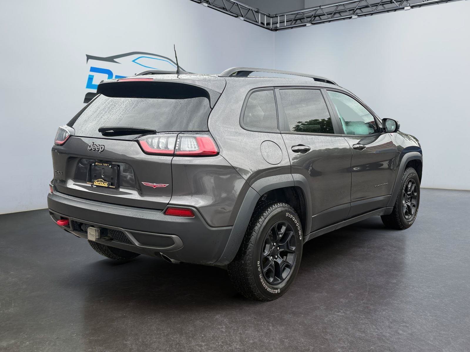 Used 2022 Jeep Cherokee Trailhawk w/ Sun & Sound Group AWD/4WD image 3