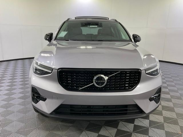 New 2026 Volvo XC40 B5 Plus w/ Protection Package Premier video 2