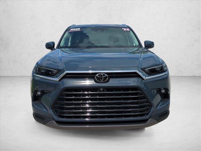 Used 2025 Toyota Grand Highlander AWD image 2