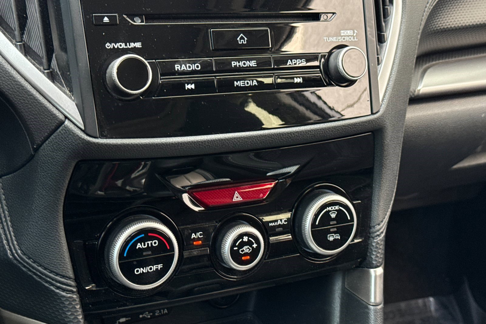 Used 2019 Subaru Forester Premium AWD/4WD image 17