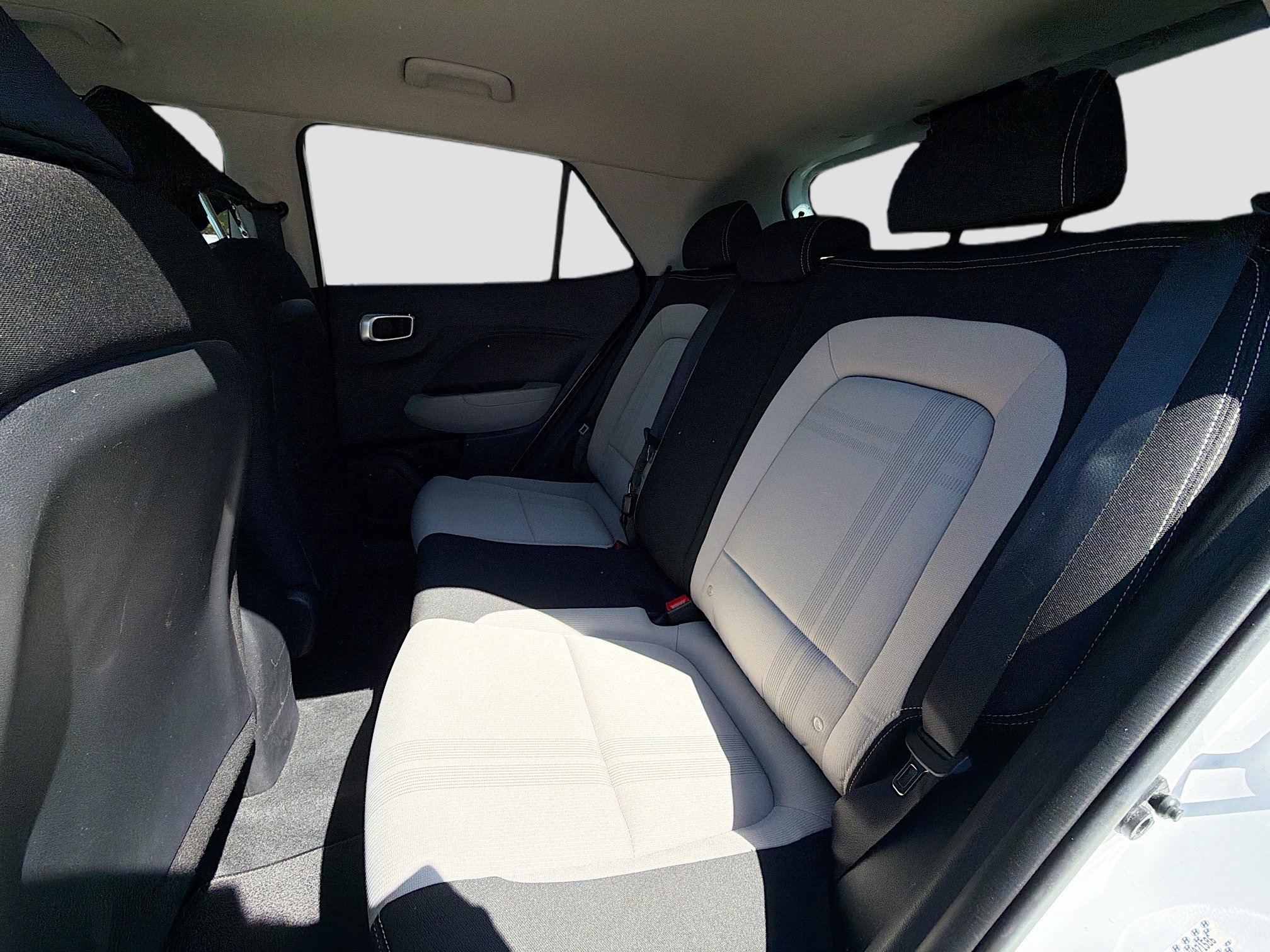 Used 2021 Hyundai Venue SEL image 18