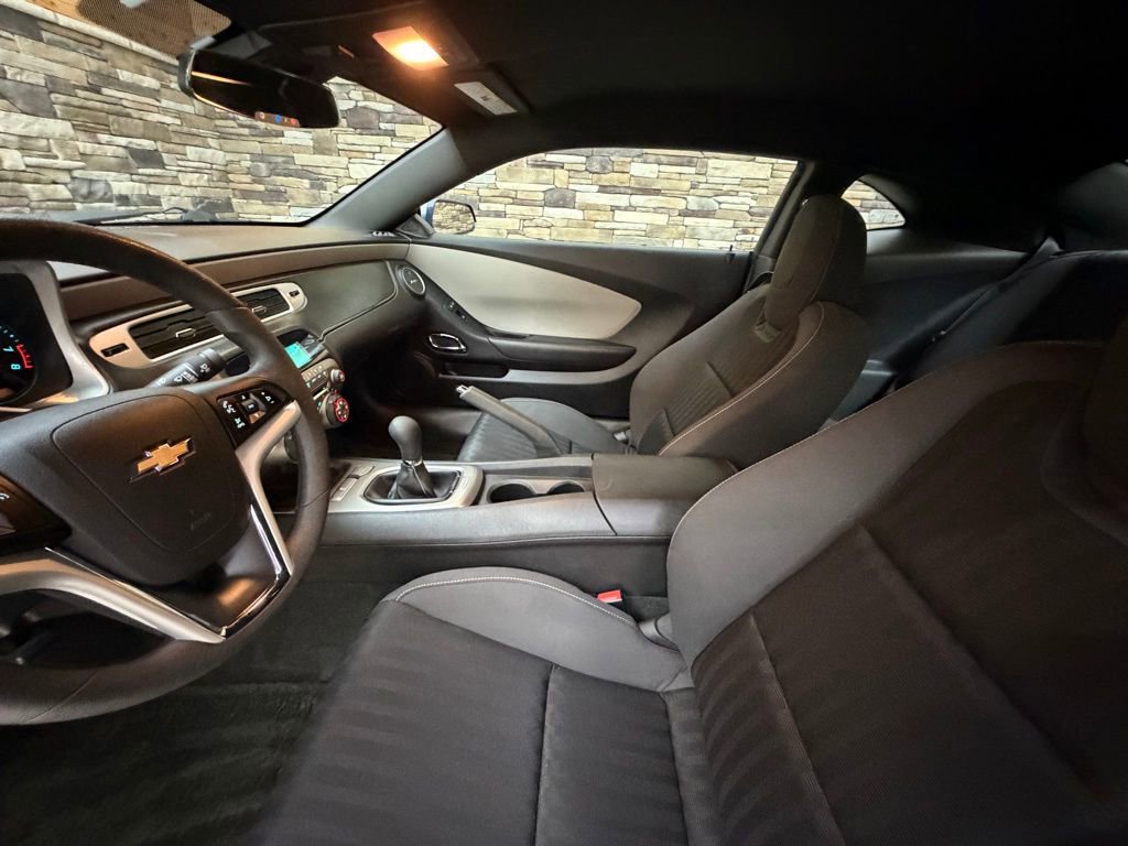 Used 2015 Chevrolet Camaro LS RWD image 11