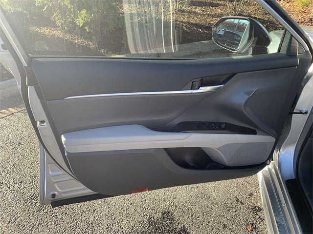 Used 2021 Toyota Camry SE image 17