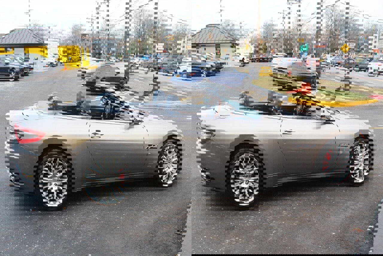 Used 2010 Maserati GranTurismo Convertible image 25