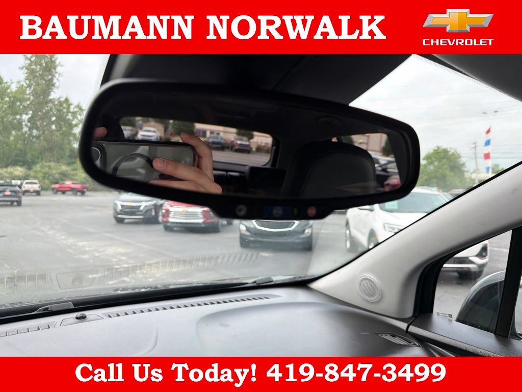 Used 2022 Chevrolet Trax LT w/ LT Convenience Package FWD image 24