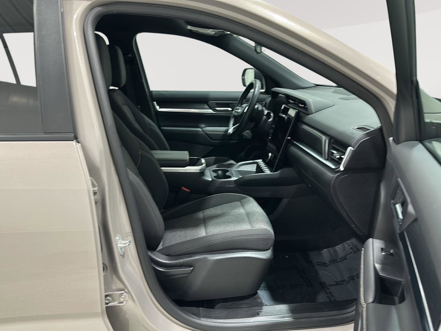 Used 2025 GMC Terrain Elevation image 26