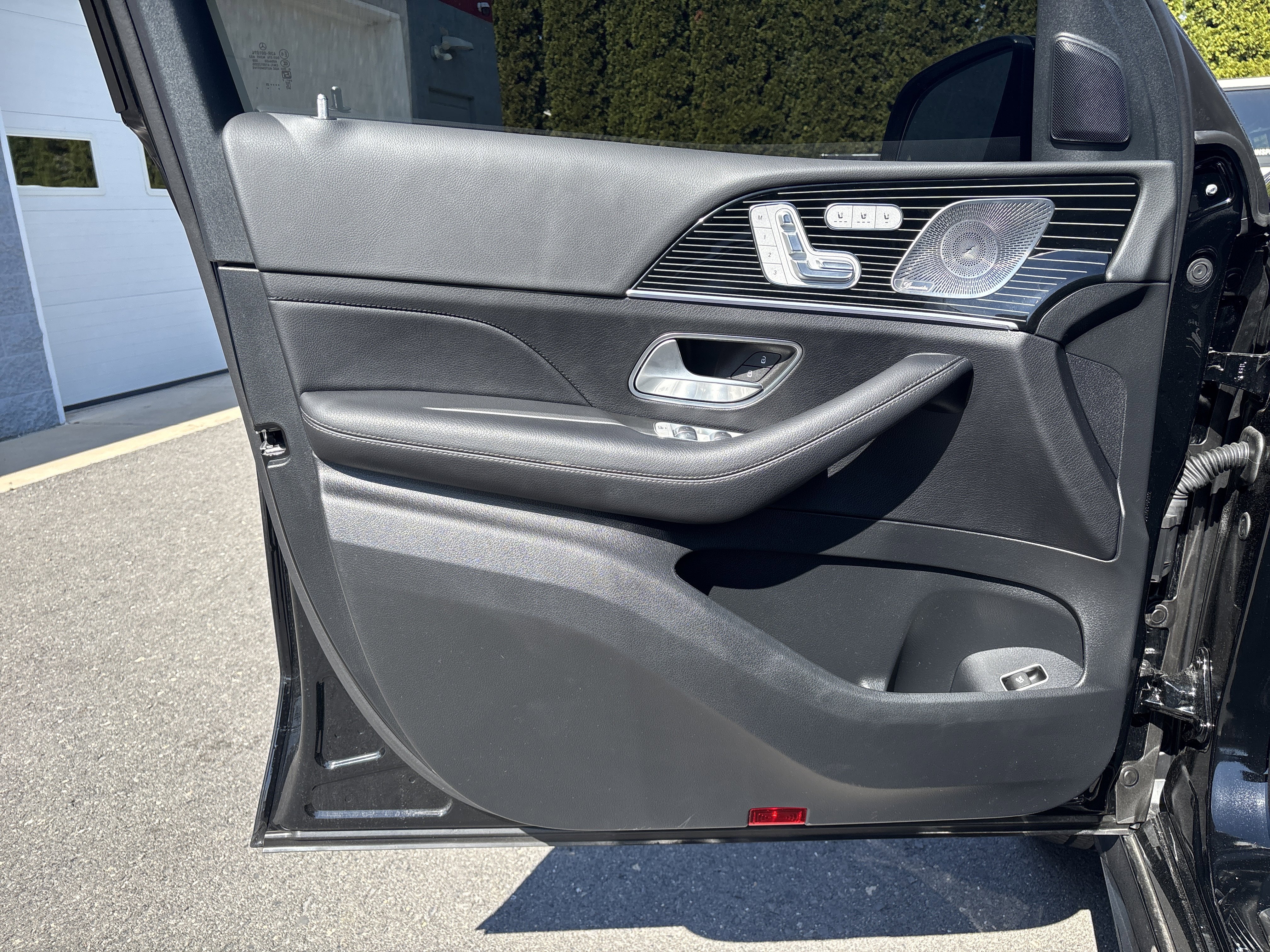 Used 2025 Mercedes-Benz GLE 350 4MATIC image 16