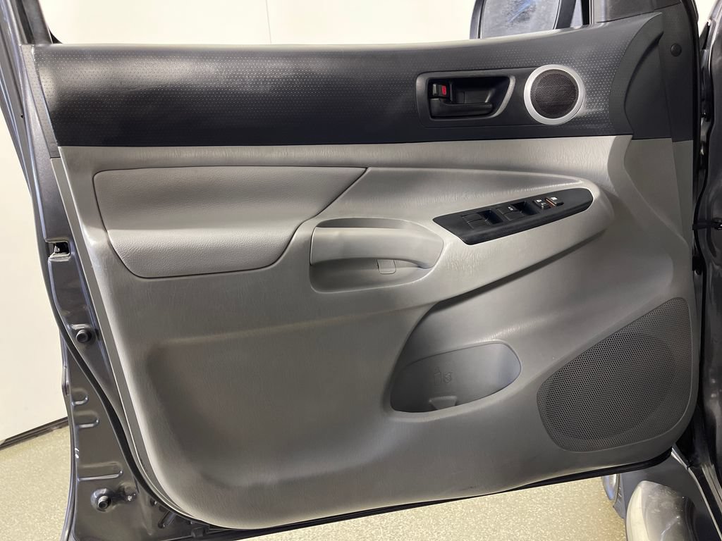 Used 2015 Toyota Tacoma PreRunner w/ TRD Off-Road Package RWD image 17