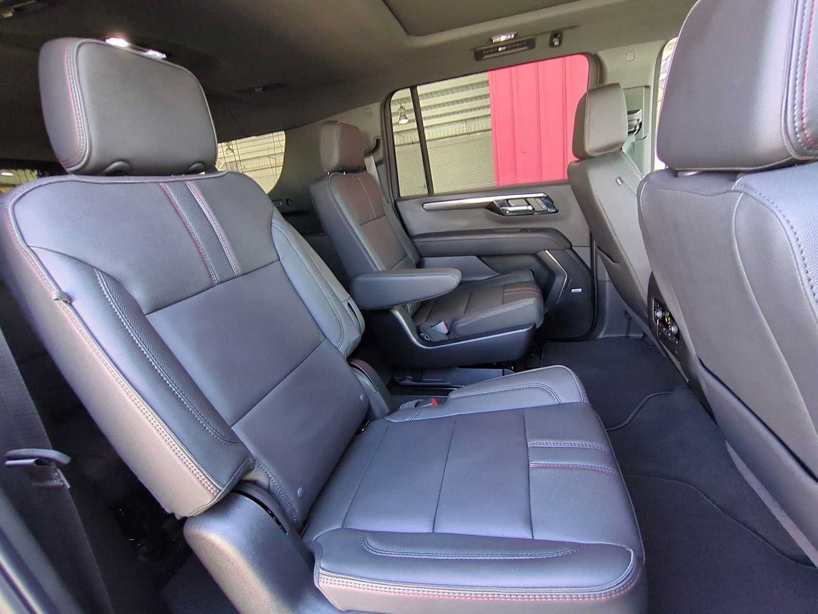New 2026 Chevrolet Suburban RST w/ Comfort Package AWD/4WD image 27