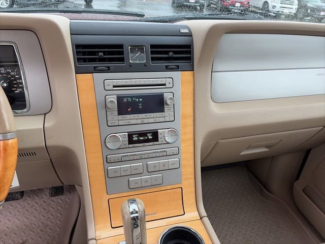 Used 2010 Lincoln Navigator 4WD image 13