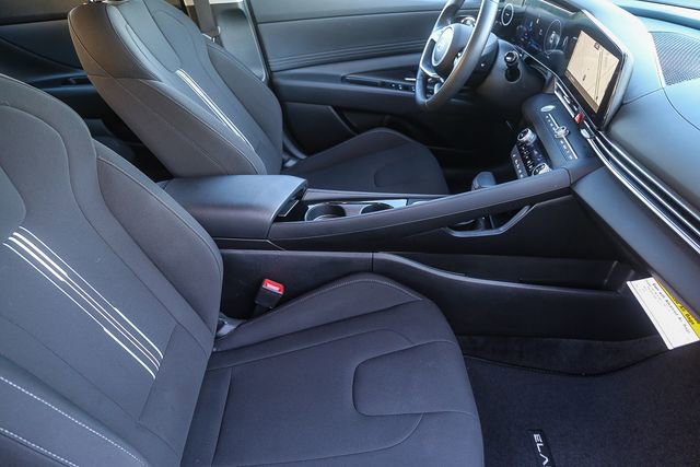 Certified 2025 Hyundai Elantra SEL image 19