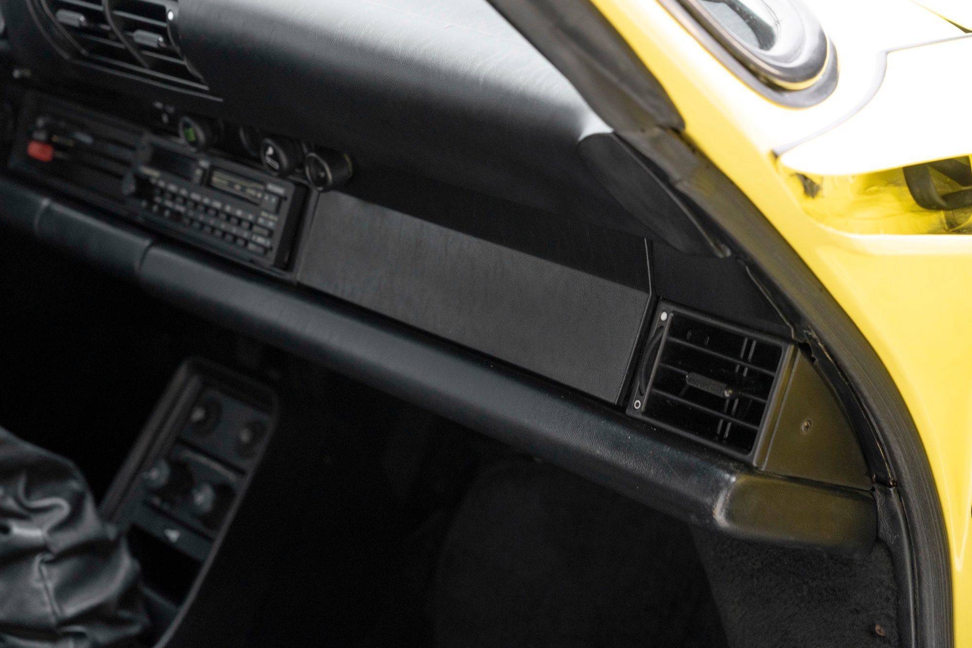 Used 1988 Porsche 911 Carrera RWD image 46