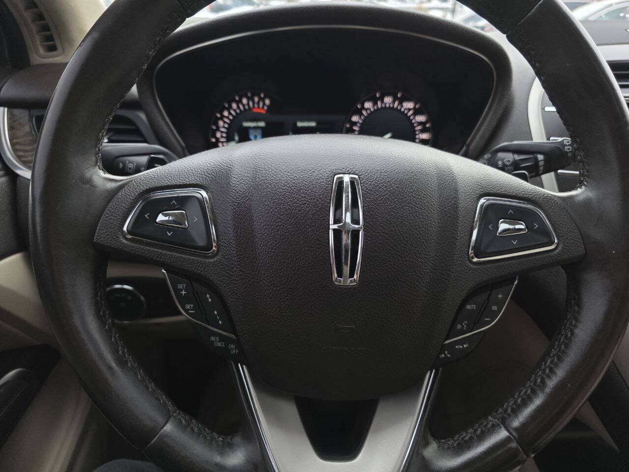 Used 2017 Lincoln MKC Reserve AWD/4WD image 12