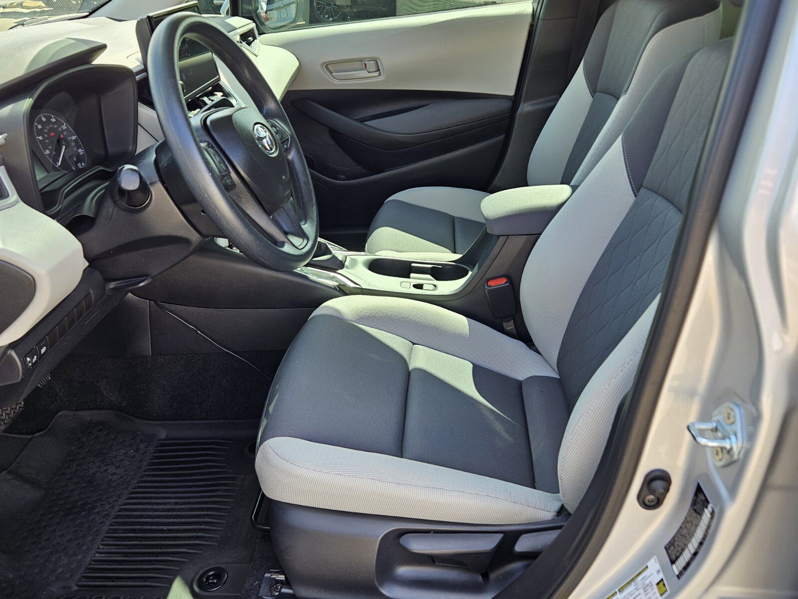 Certified 2025 Toyota Corolla LE image 4