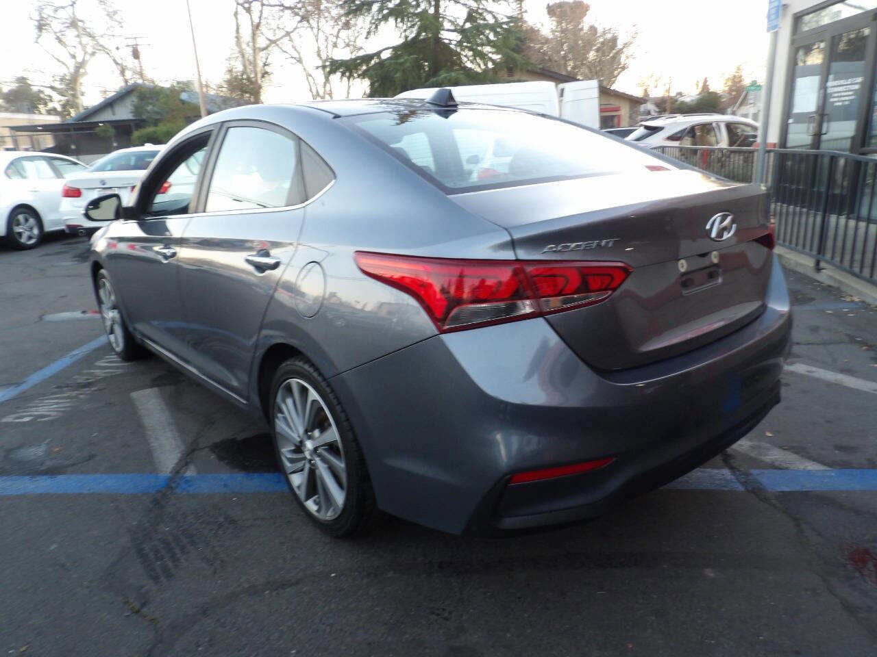 Used 2019 Hyundai Accent Limited image 4