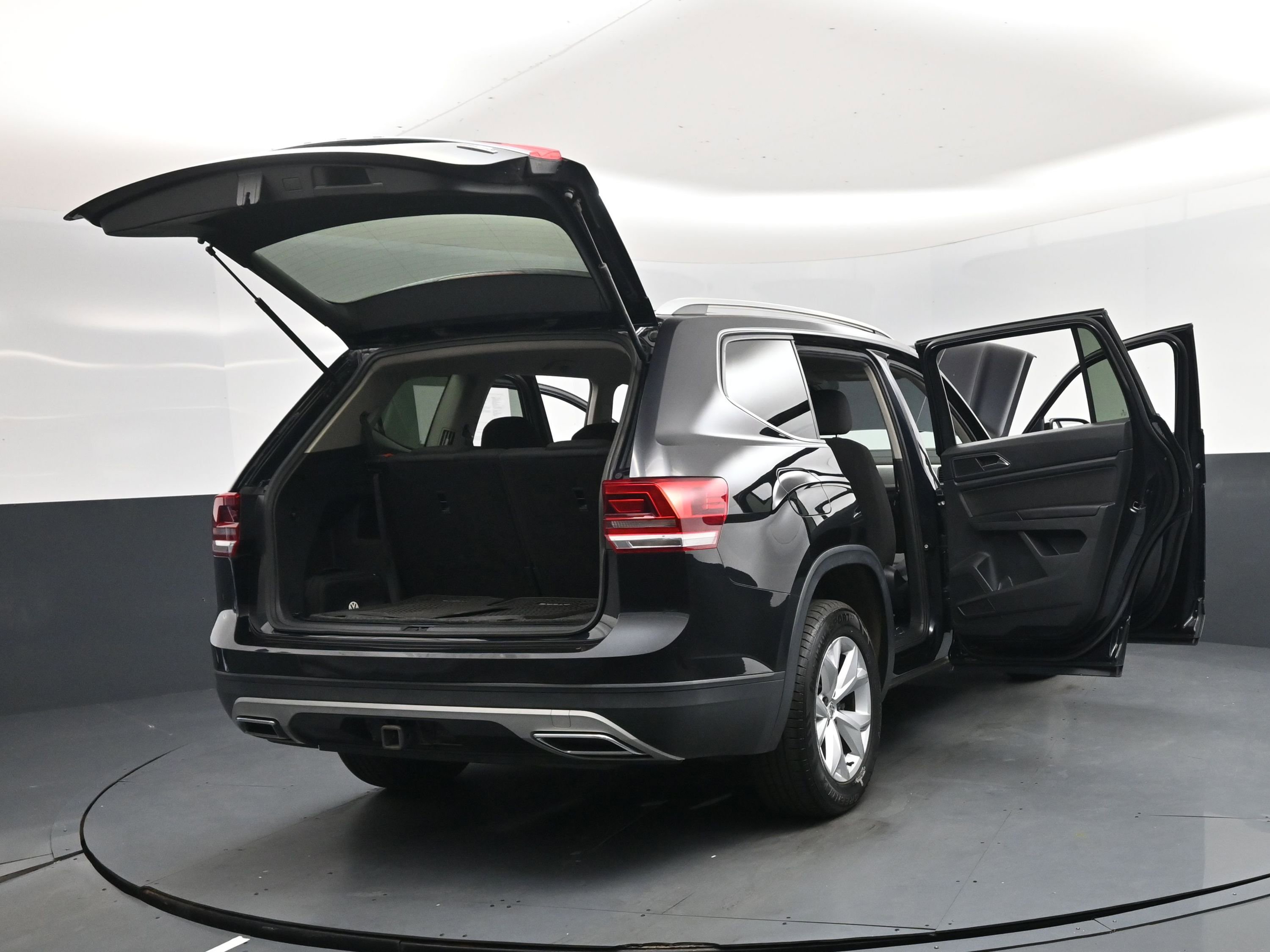 Used 2019 Volkswagen Atlas S w/ Towing Package image 19