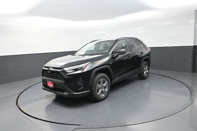 Used 2025 Toyota RAV4 LE image 34