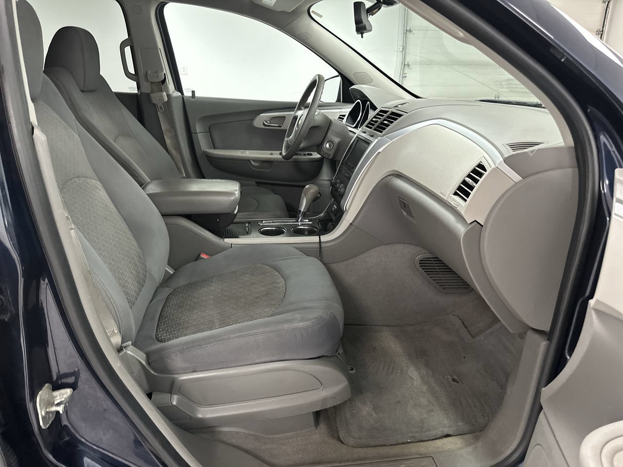 Used 2012 Chevrolet Traverse LS FWD image 18