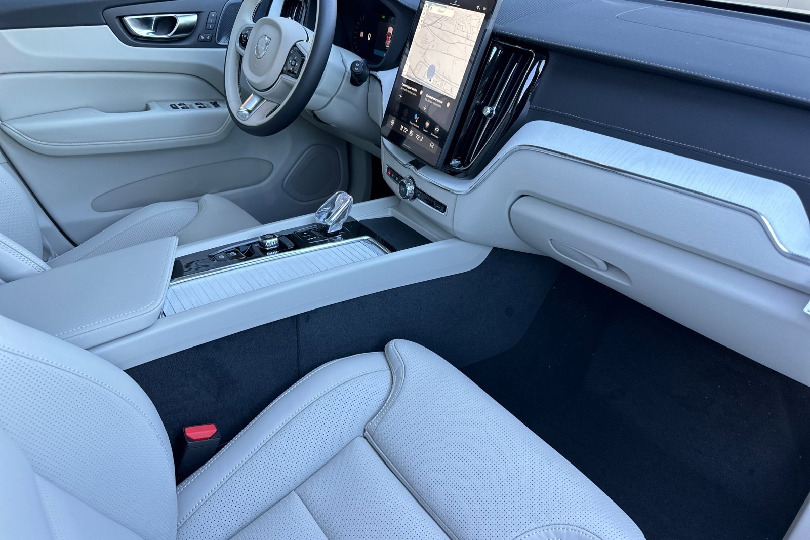 New 2026 Volvo XC60 B5 Ultra w/ Protection Package Premier image 17