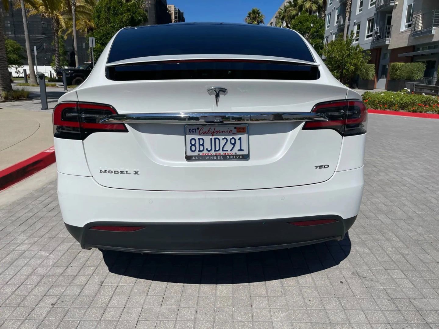 Used 2018 Tesla Model X 75D image 12
