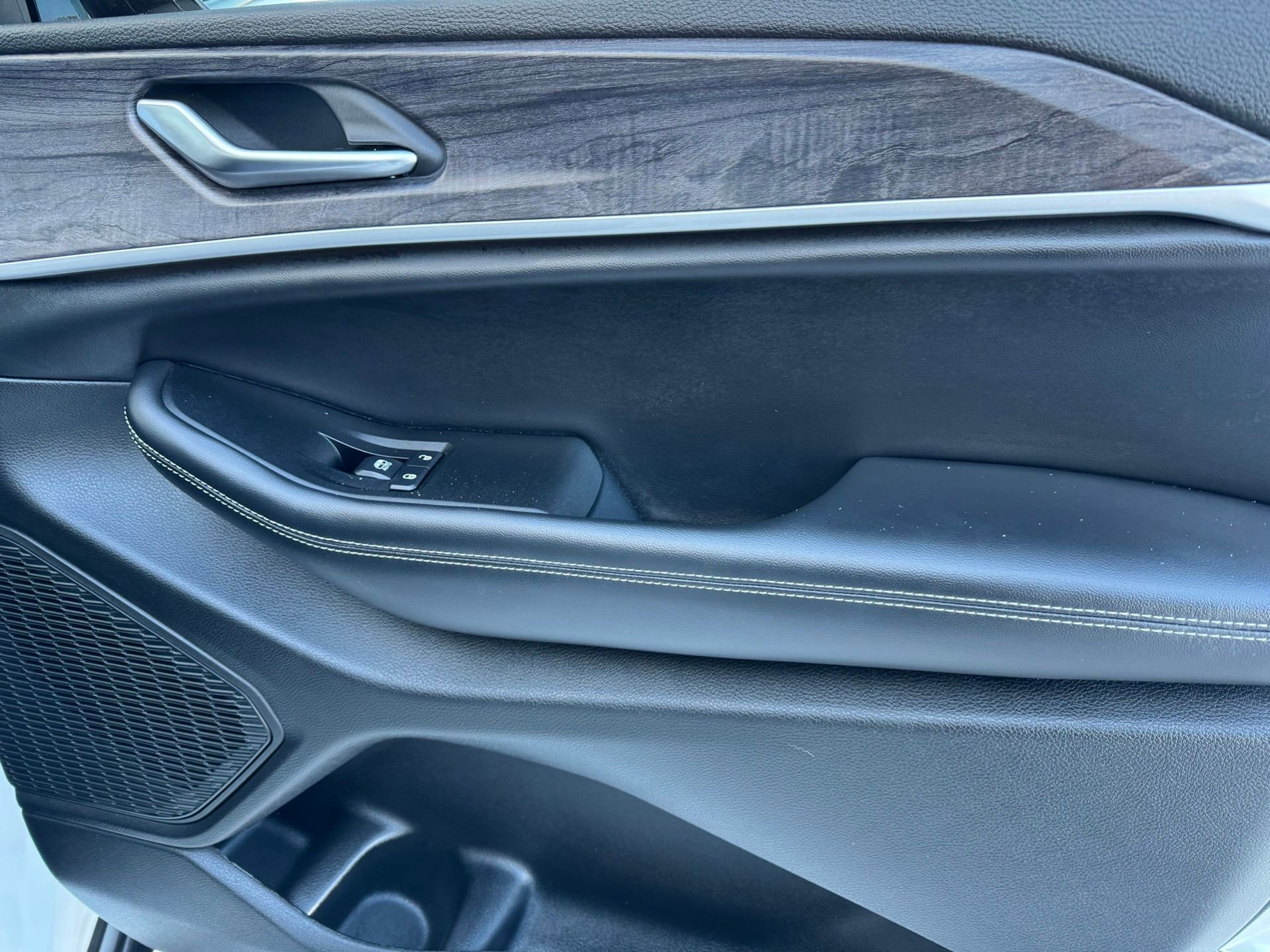 Used 2023 Jeep Grand Cherokee Limited image 13