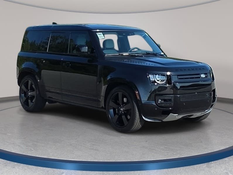 Used 2025 Land Rover Defender 110 V8 AWD/4WD image 3