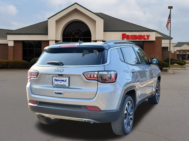 Used 2023 Jeep Compass Limited w/ Sun and Sound Group AWD/4WD image 3
