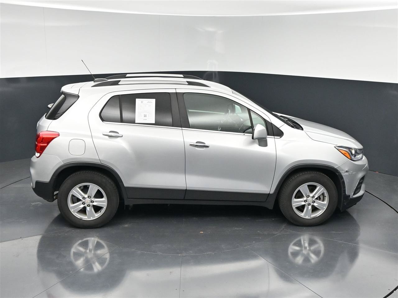 Used 2018 Chevrolet Trax LT w/ LT Convenience Package FWD image 22