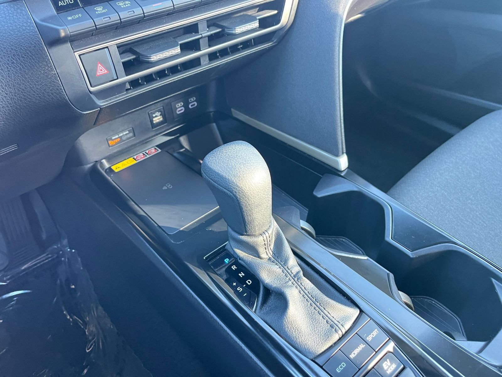 Used 2025 Toyota Camry LE image 40