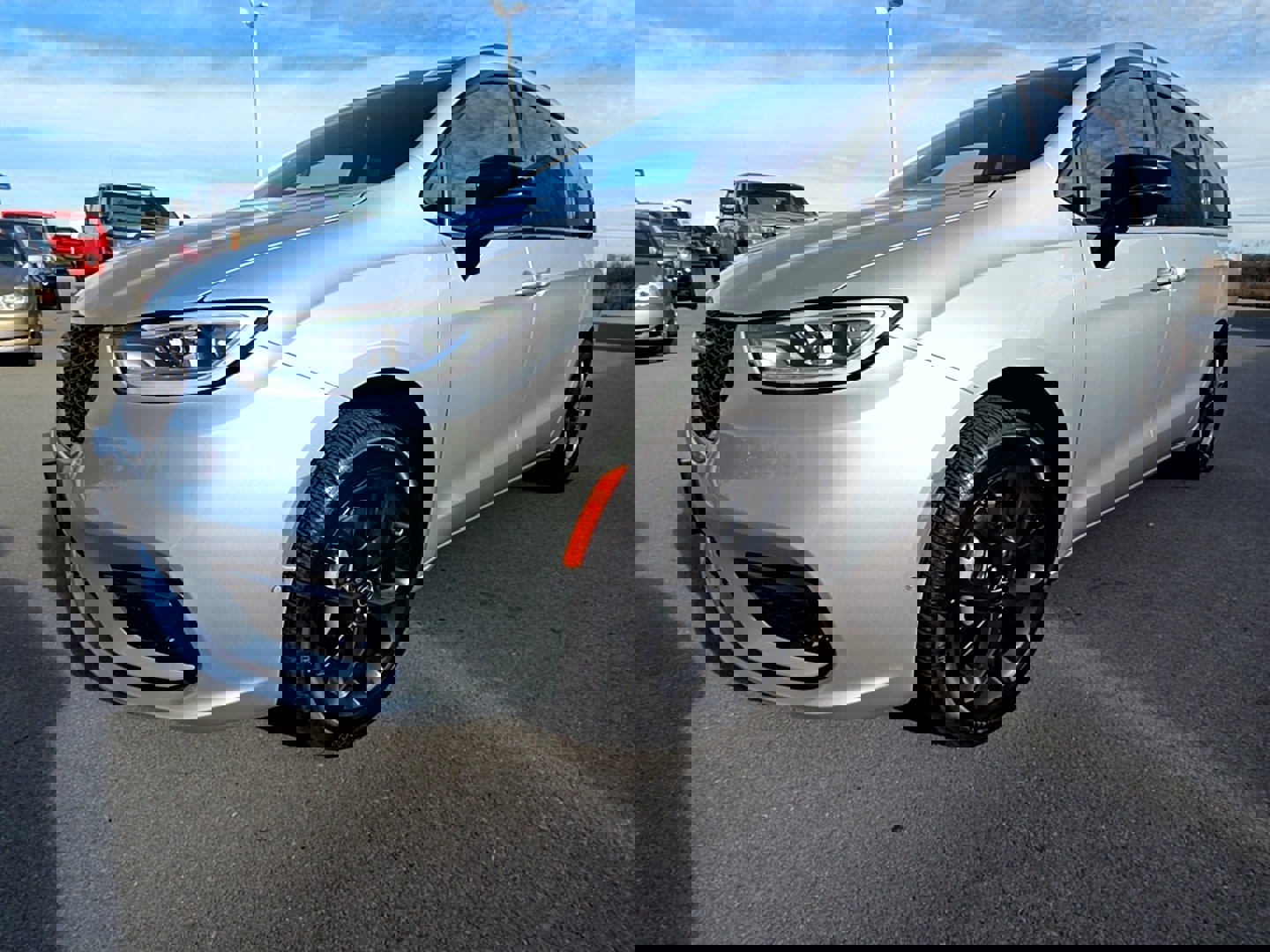 New 2026 Chrysler Pacifica Select w/ S Appearance Package image 1