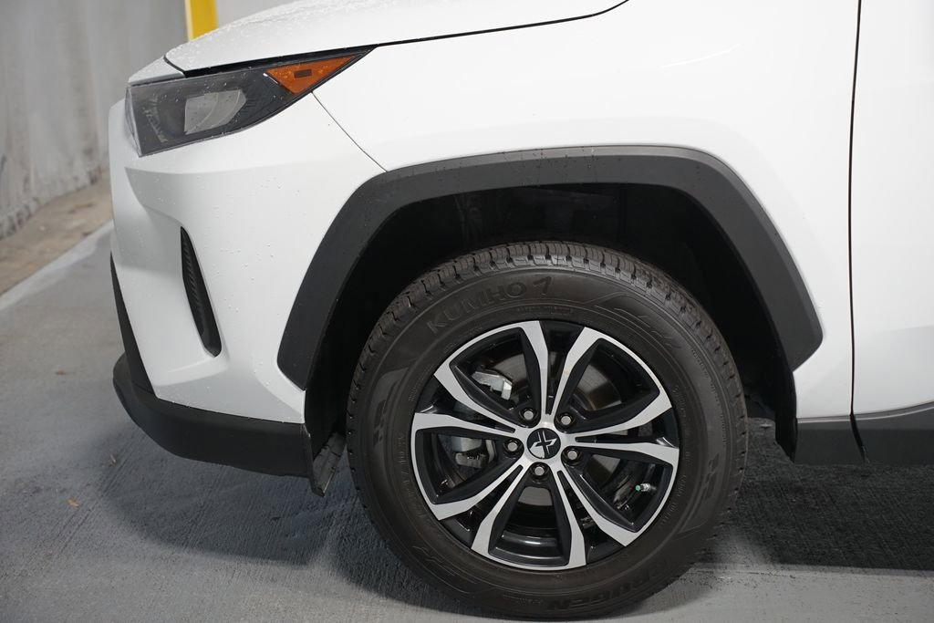 Used 2022 Toyota RAV4 LE image 5