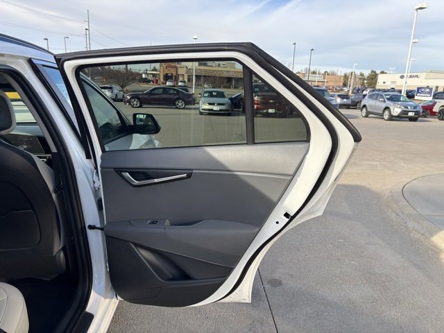 Used 2025 Kia Niro EX image 26