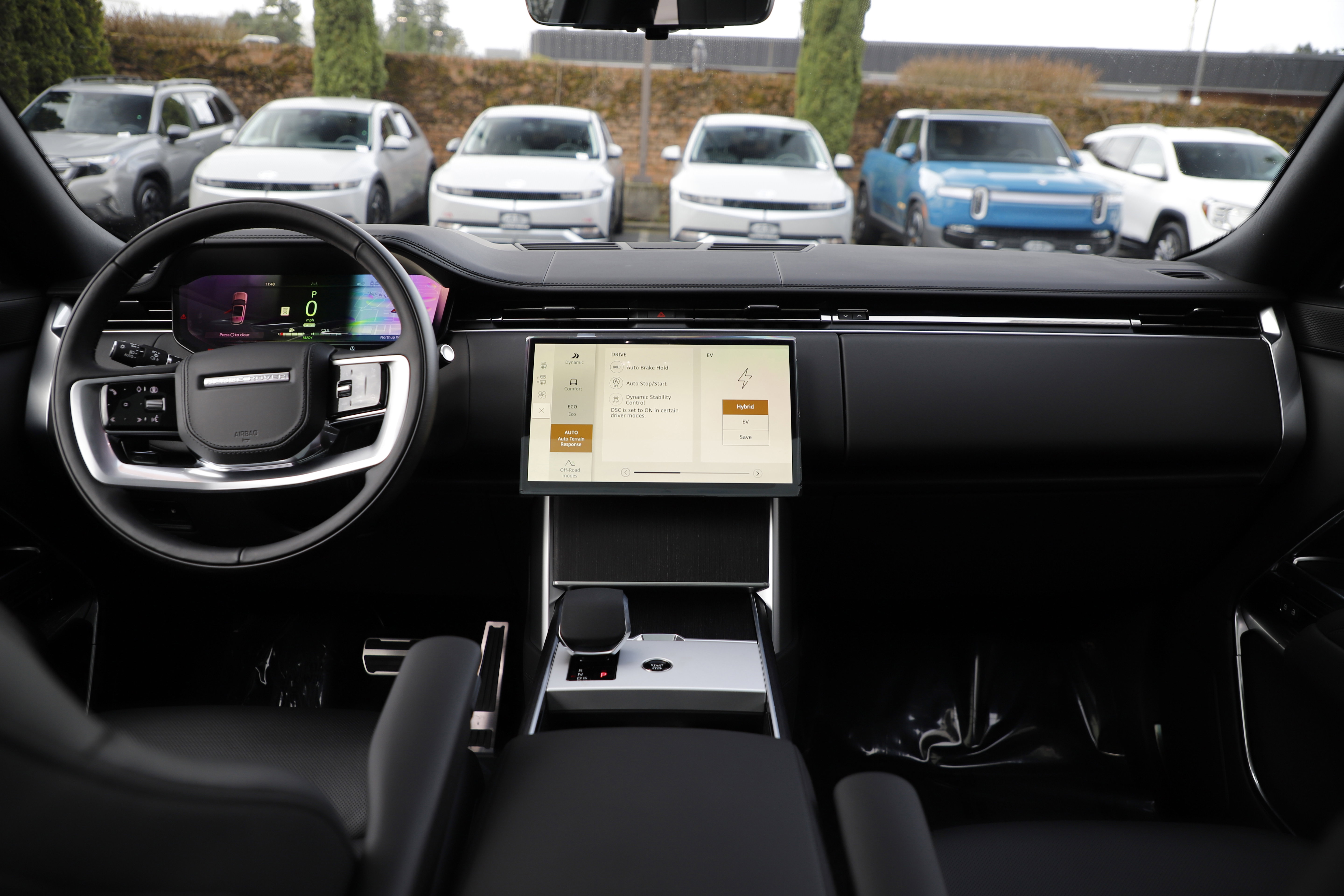 New 2026 Land Rover Range Rover SE image 14