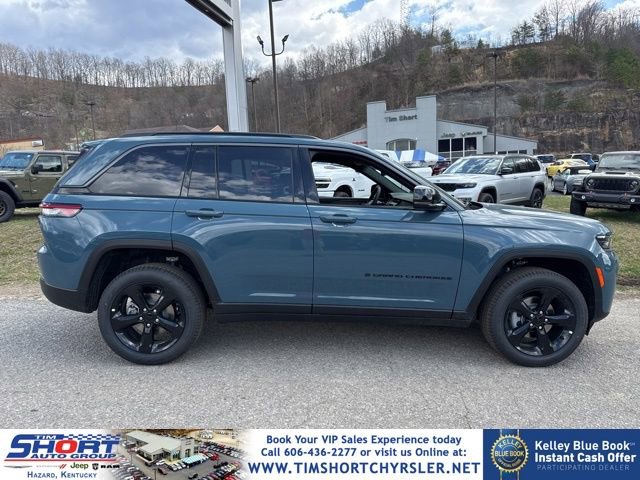New 2026 Jeep Grand Cherokee Limited w/ Limited Altitude Package AWD/4WD image 2