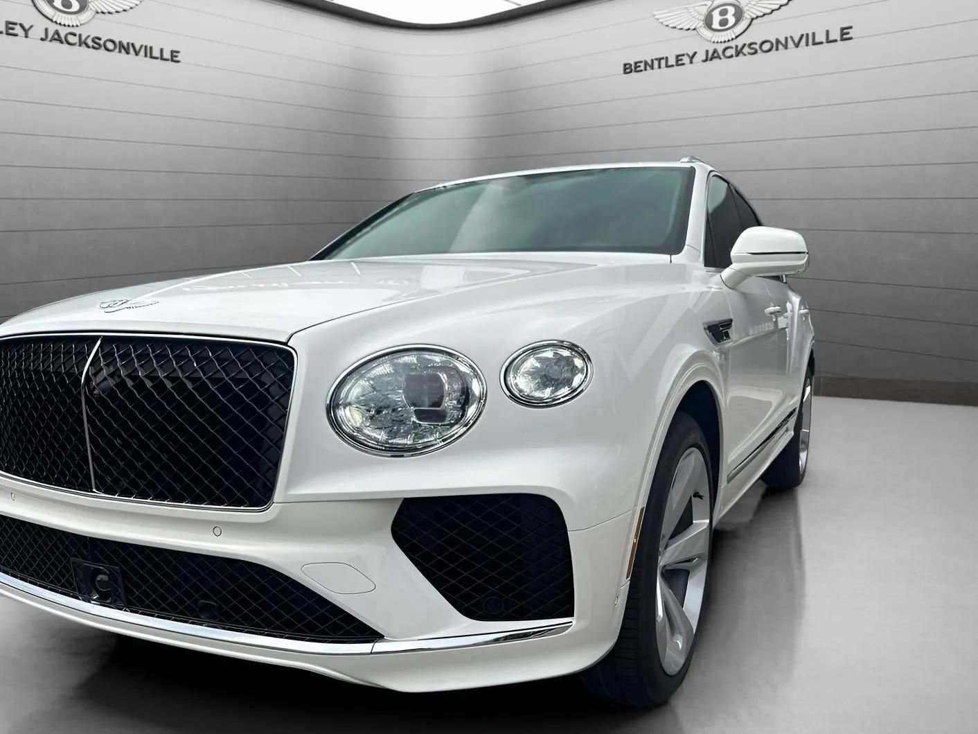Certified 2025 Bentley Bentayga AWD/4WD image 46