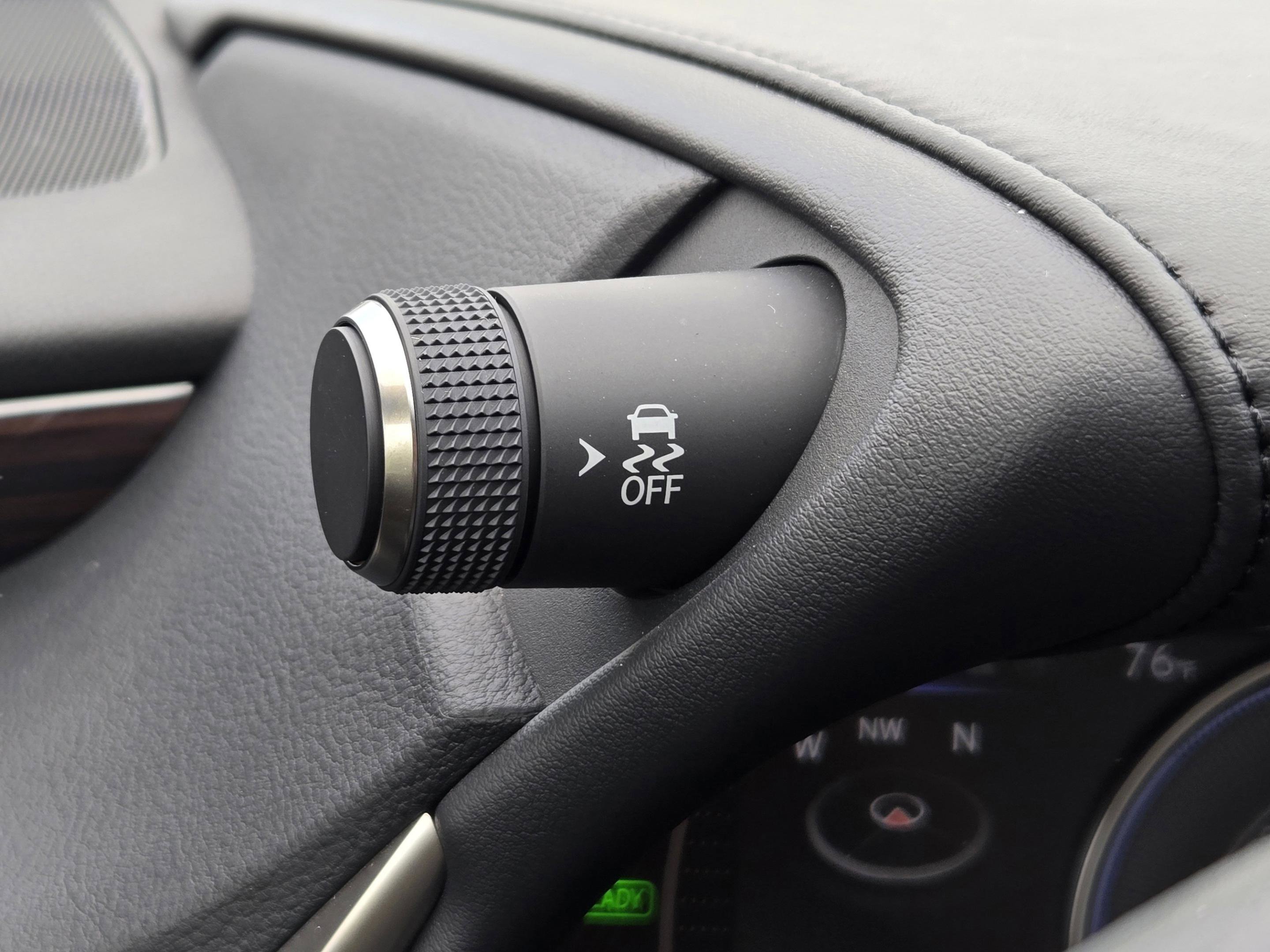 Used 2019 Lexus ES 300h w/ Premium Package image 22