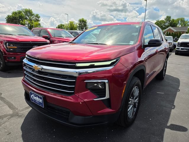 Used 2025 Chevrolet Traverse LT AWD/4WD image 3