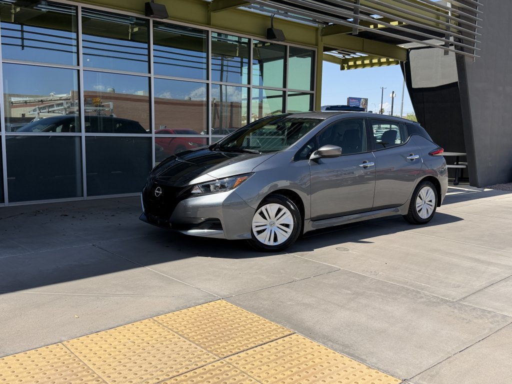 Used 2024 Nissan Leaf S FWD image 1